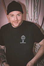 Lade das Bild in den Galerie-Viewer, Schwarzes Balloon Hunters - Shirt